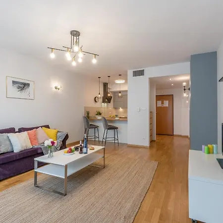 Angel Plaza - Old Town 3*