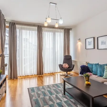 Hotel apartamentowy Angel Plaza - Old Town